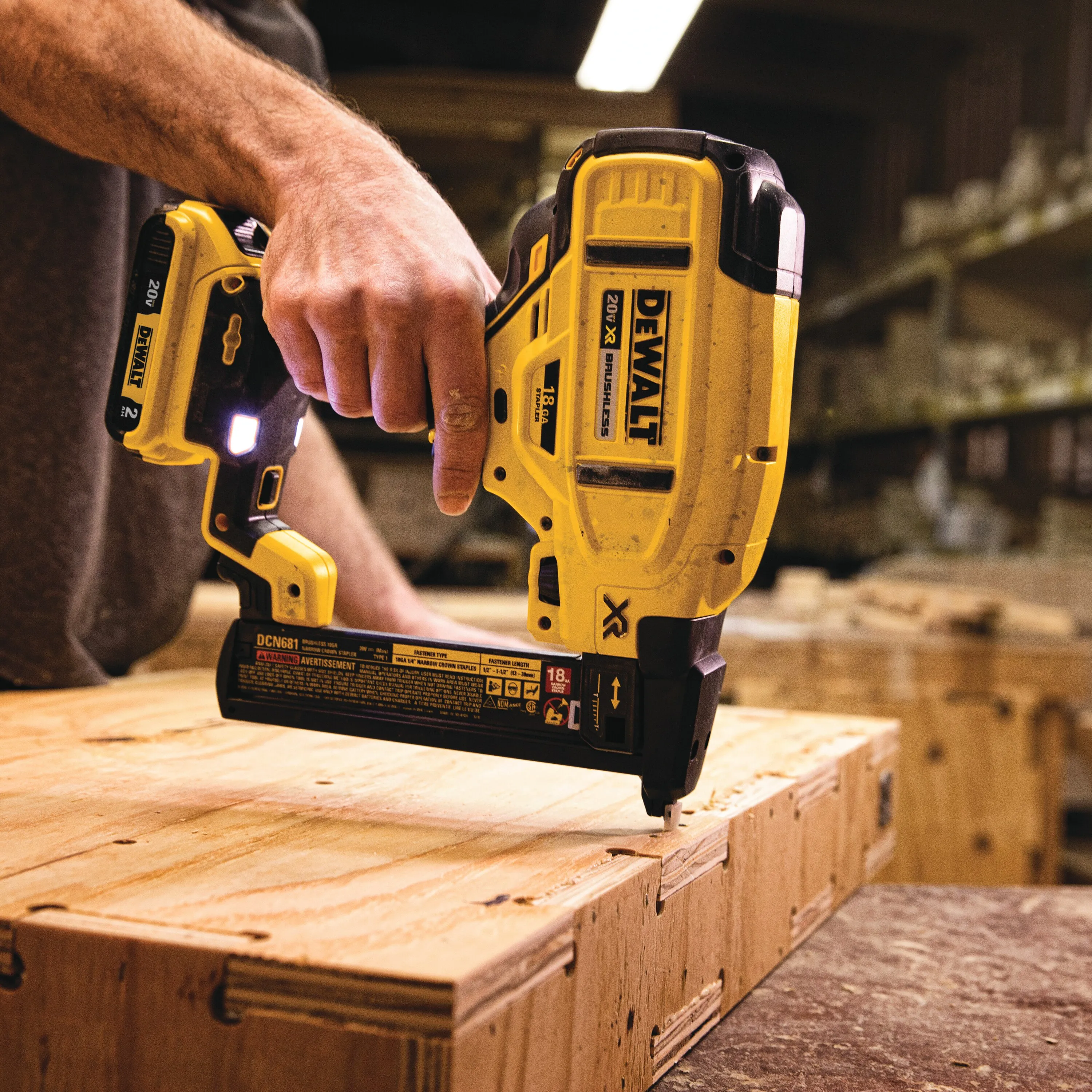 DeWalt DCN681D1 Cordless Stapler Kit