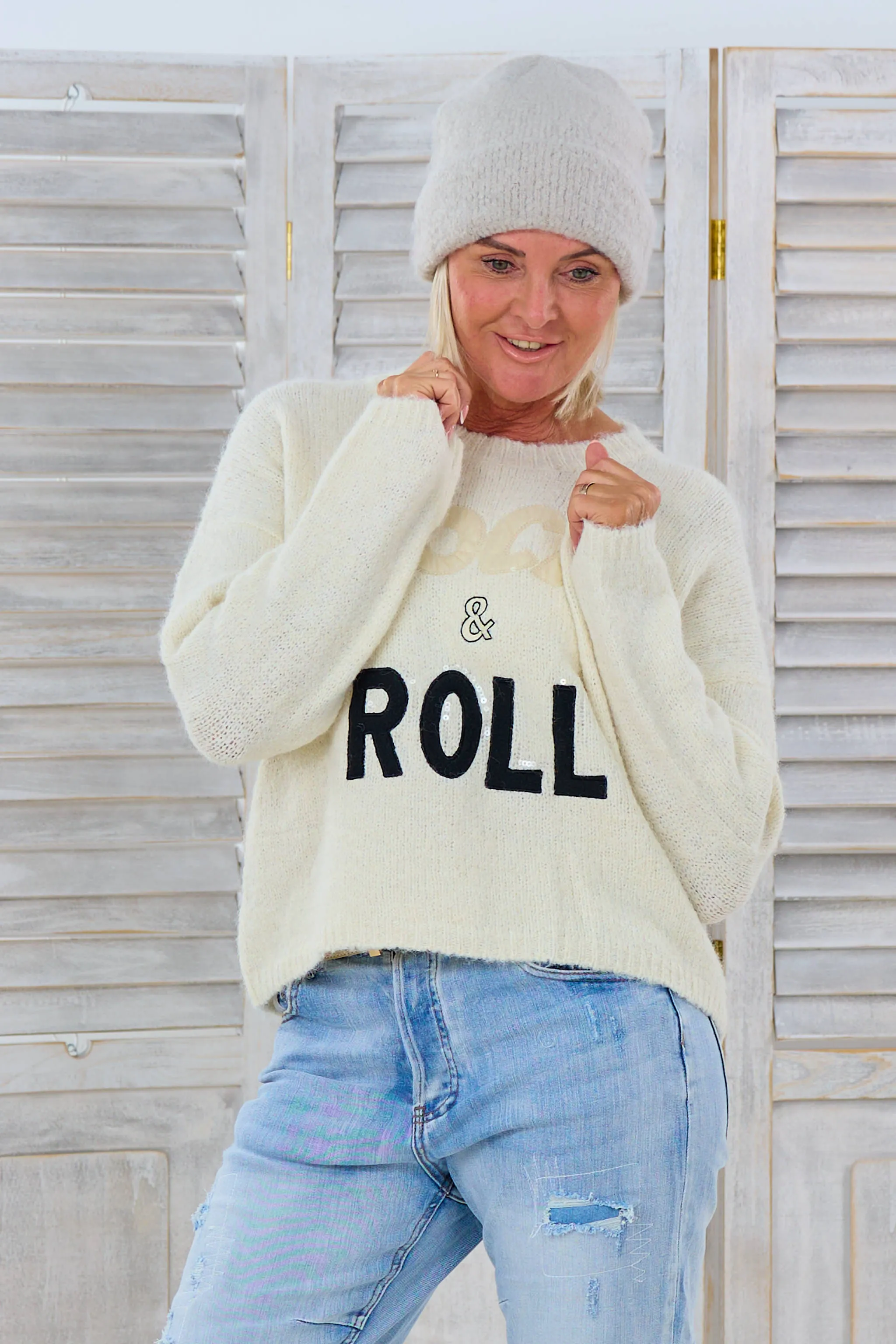 kurzer Strickpulli mit Rock&Roll-Schriftzug, creme