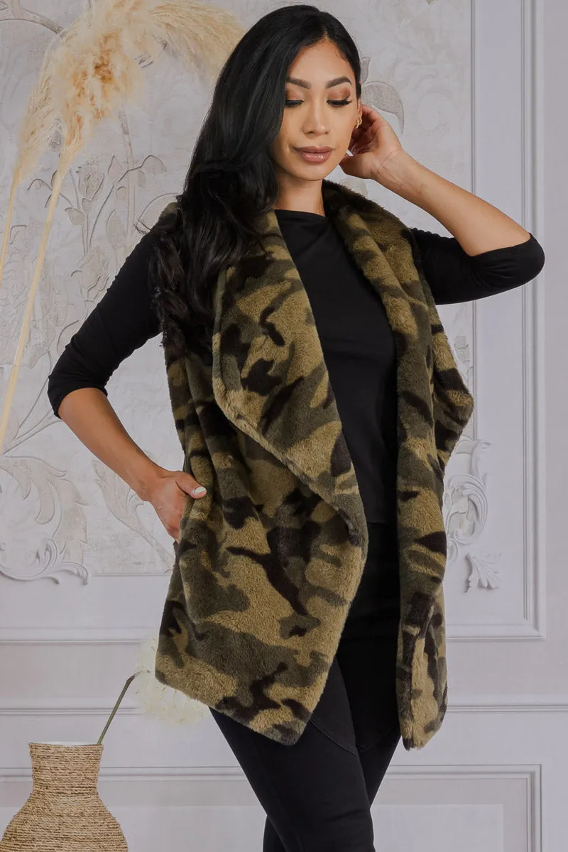 MS0135 - CAMO PRINT FUZZY VEST