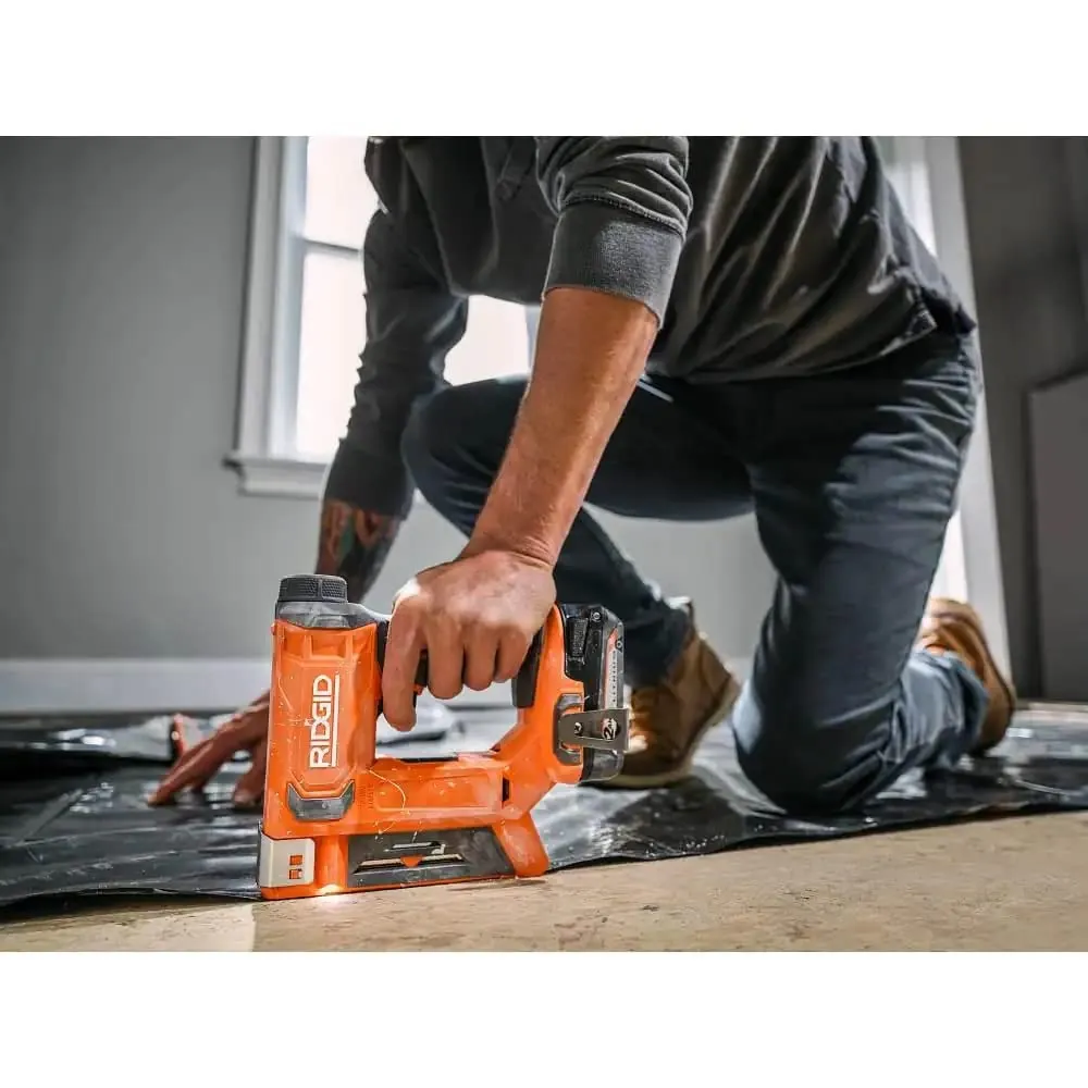 Open Box -  RIDGID 18V Cordless 3/8-inch Crown Stapler (Tool-Only)