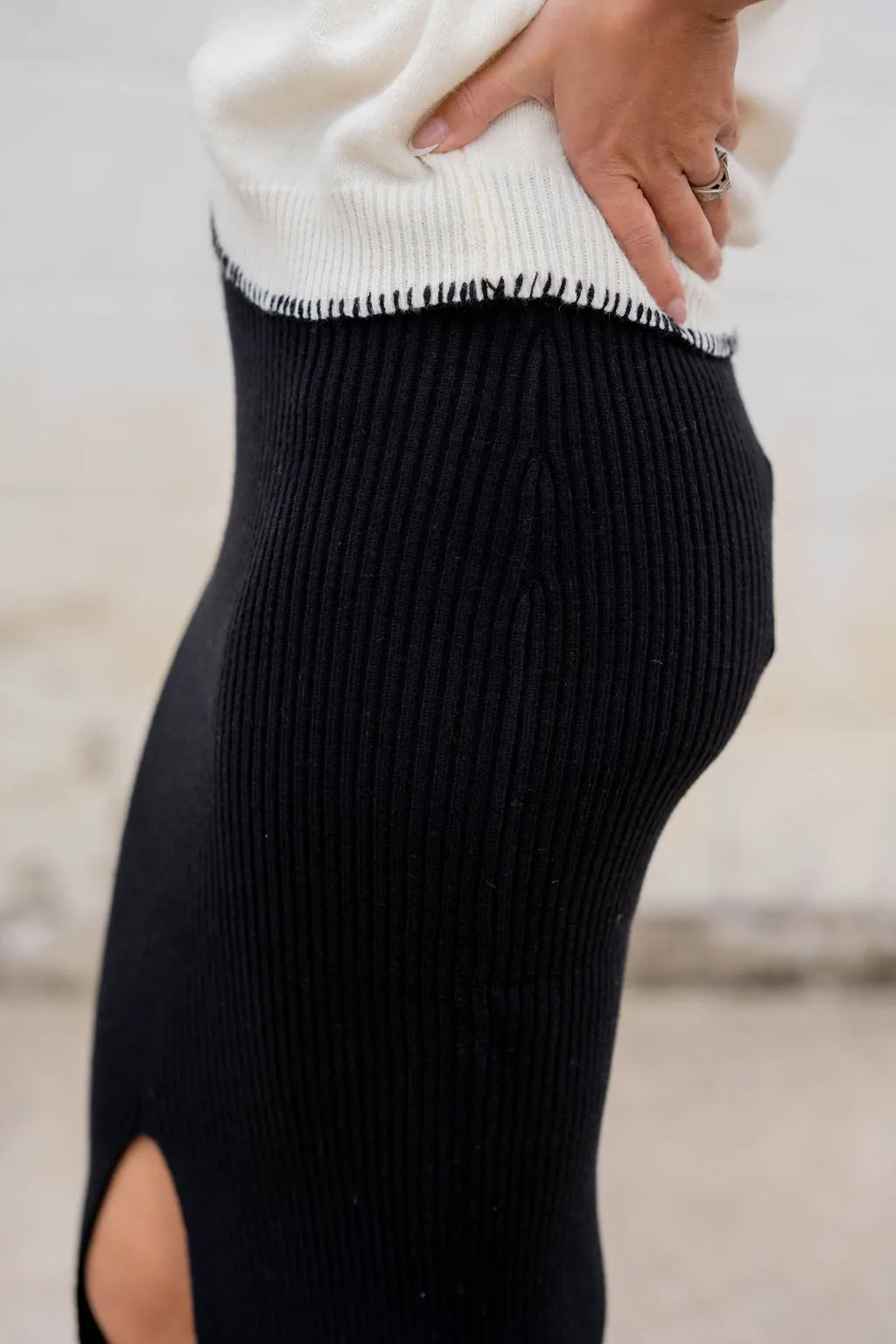 Ribbed Slit Bottom Pencil Skirt