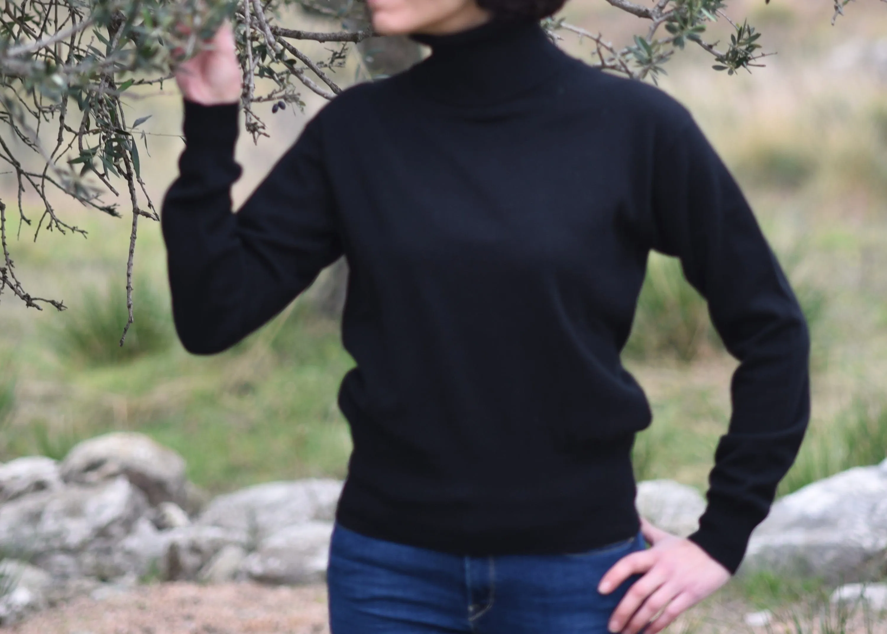 Women's Cashmere Black Turtleneck Sweater